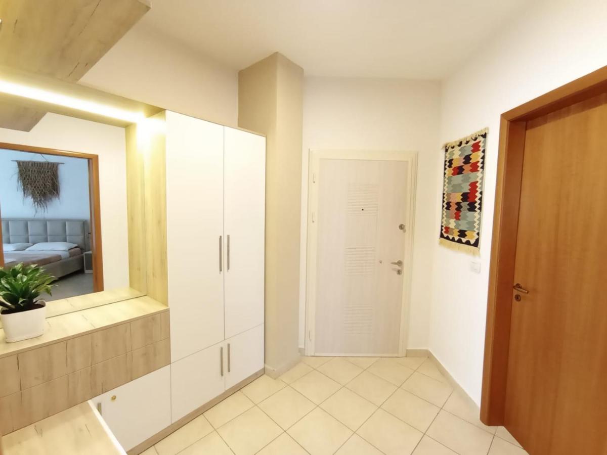 Trea Accomodations - Port Side Vlore Exterior photo