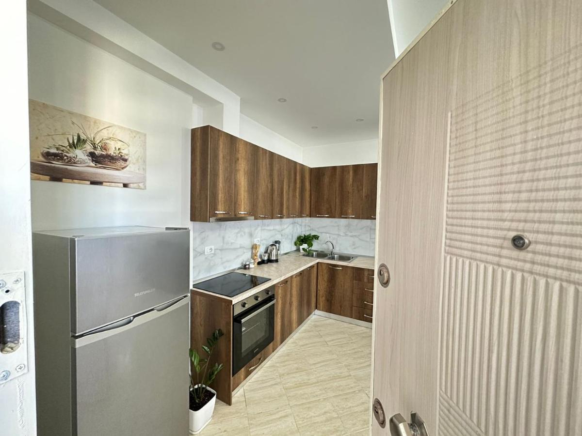 Trea Accomodations - Port Side Vlore Exterior photo