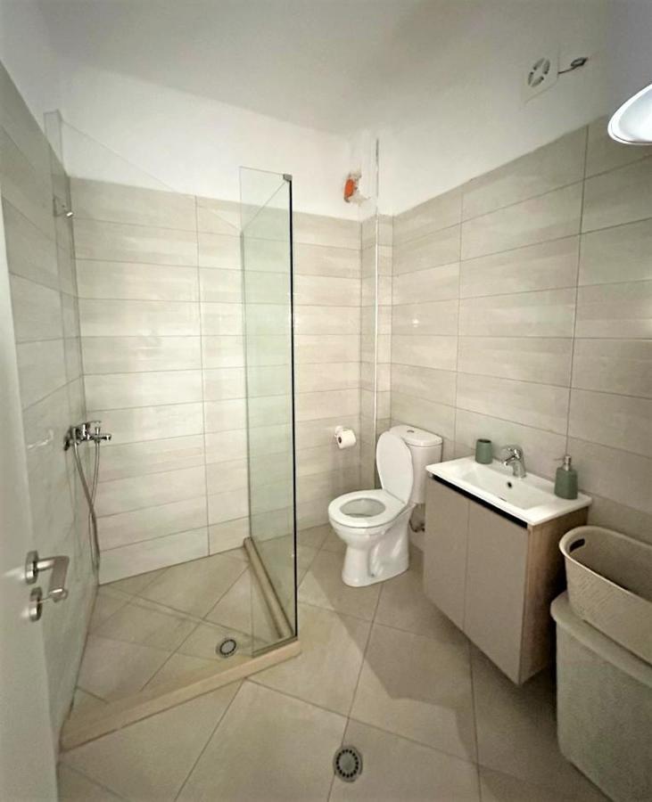 Trea Accomodations - Port Side Vlore Exterior photo